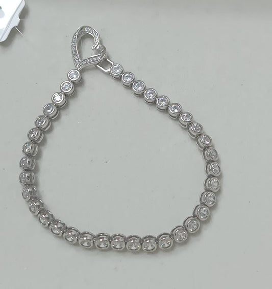 Bracelete  Prata 925 e diamante de Alto Carbono Cravacao Inglesa Coracao  ZTS00104