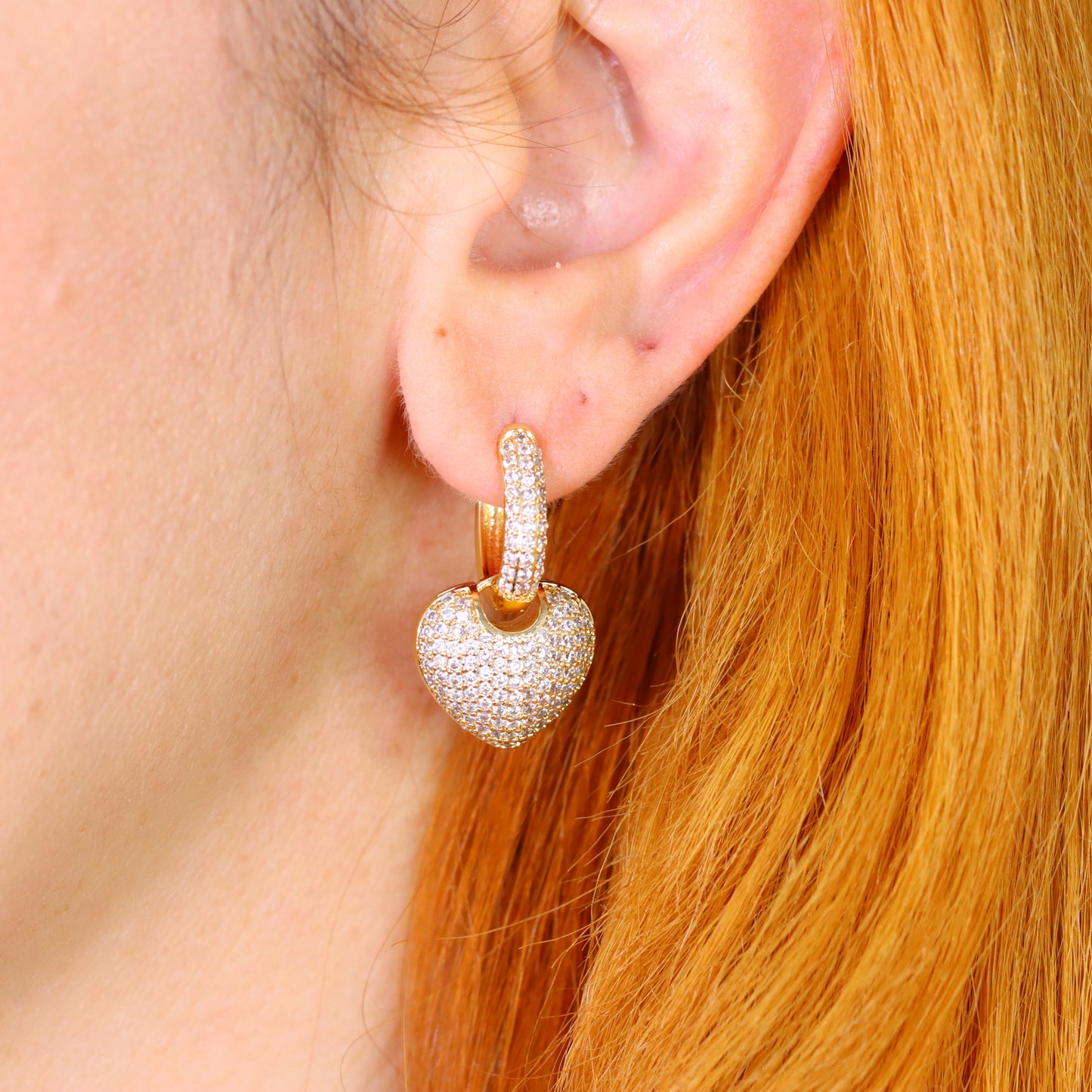 Brincos Coracoes Cravejados DCG0052